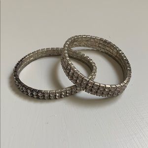 *FREE W/ PURCHASE* silver bracelets